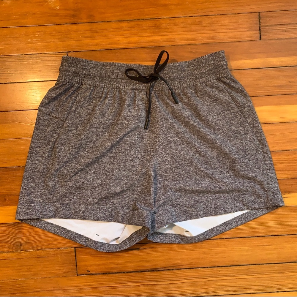 Lululemon Athletica Spring Break Away Shorts Size 6